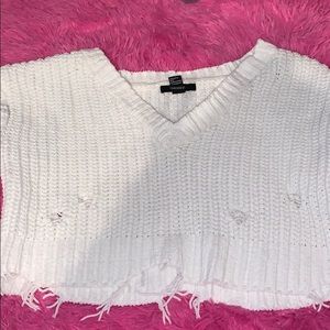 CROPPED WHITE SWEATER